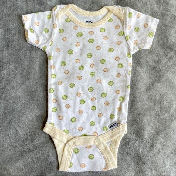 4/$10 - Gerber Polka Dot Onesie - Picture 1 of 4